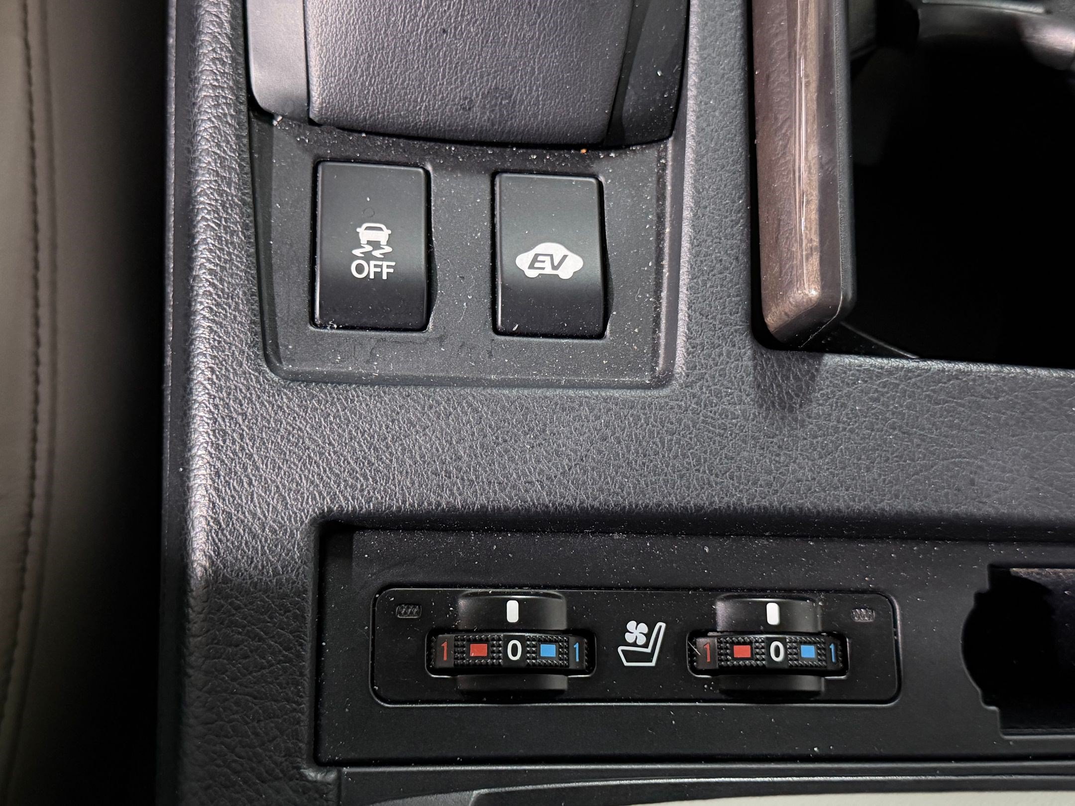Used 2013 Lexus RX 450h FWD w/ Navigation Pkg image 21