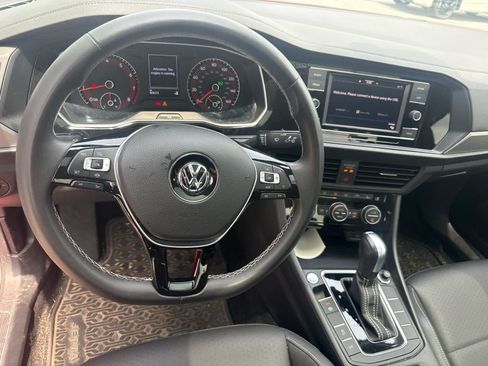 Used 2021 Volkswagen Jetta SE FWD image 8