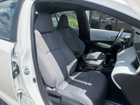 Used 2025 Toyota Corolla SE FWD image 18
