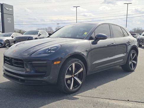 Used 2023 Porsche Macan Turbo image 7