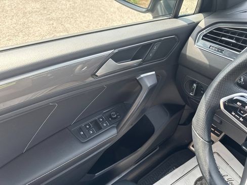Certified 2023 Volkswagen Tiguan SE R-Line AWD/4WD image 19