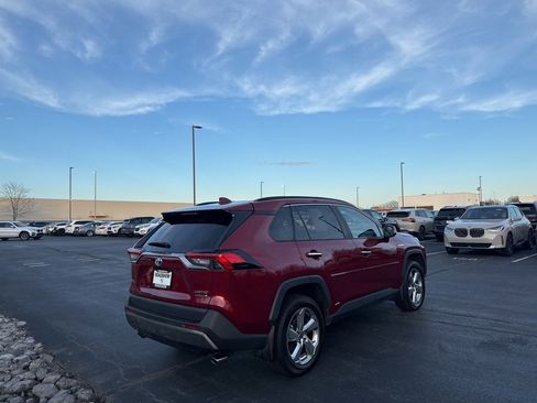 Used 2021 Toyota RAV4 Limited image 5