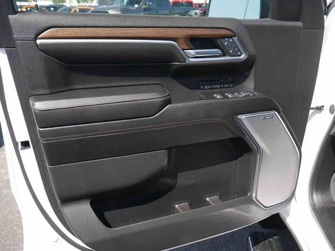 Used 2024 Chevrolet Silverado 1500 High Country w/ High Country Premium Package image 25