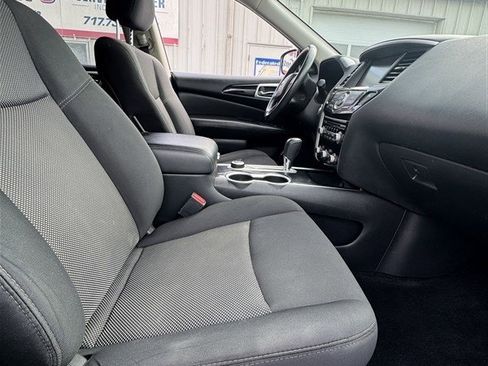 Used 2019 Nissan Pathfinder SV image 15