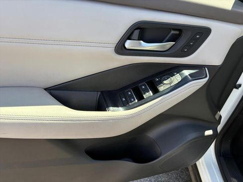 Certified 2023 Nissan Rogue SL w/ SL Premium Package image 21
