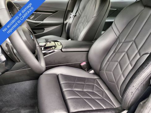 Used 2025 BMW 530i xDrive w/ Premium Package image 18