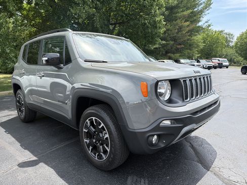 Certified 2023 Jeep Renegade Latitude w/ Sun/Sound Group AWD/4WD image 1