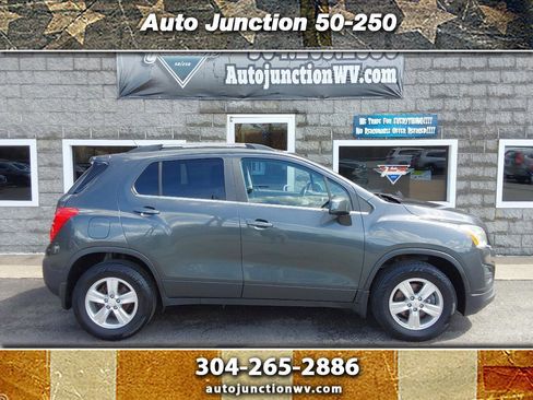 Used 2016 Chevrolet Trax LT w/ LT Sun and Sound Package image 1