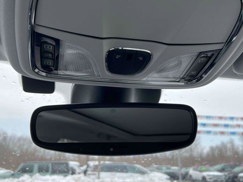 Used 2022 Jeep Cherokee Limited image 11