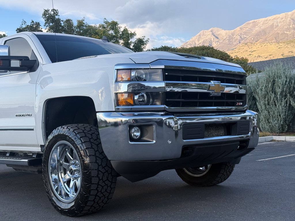 Used 2019 Chevrolet Silverado 2500 LTZ w/ Z71 Package, Off-Road AWD/4WD image 16