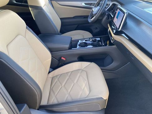 New 2026 Volkswagen Atlas Cross Sport SE AWD/4WD image 8