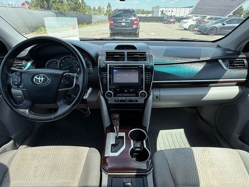 Used 2013 Toyota Camry XLE image 16