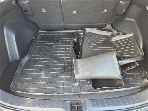 Used 2021 Toyota RAV4 LE image 6