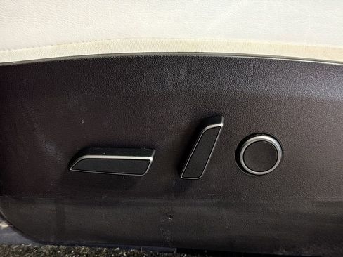 Used 2021 Tesla Model Y Performance image 24