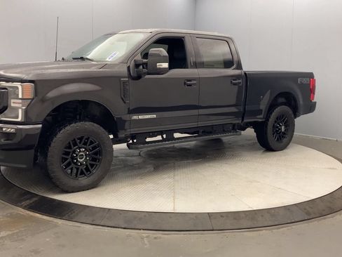 Used 2022 Ford F250 Lariat w/ Black Appearance Package AWD/4WD image 9