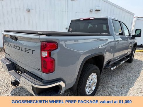 Used 2024 Chevrolet Silverado 2500 LT AWD/4WD image 4