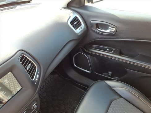 Used 2019 Jeep Compass Latitude w/ Popular Equipment Group image 28