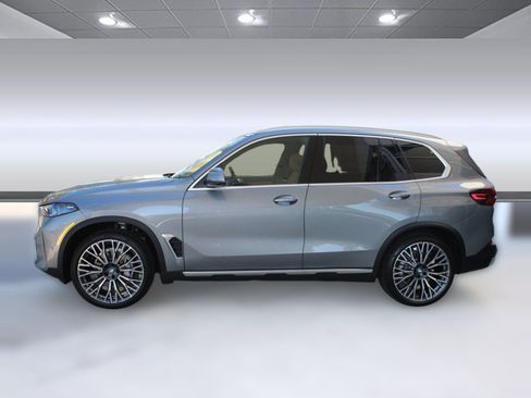 Used 2026 BMW X5 sDrive40i RWD image 2