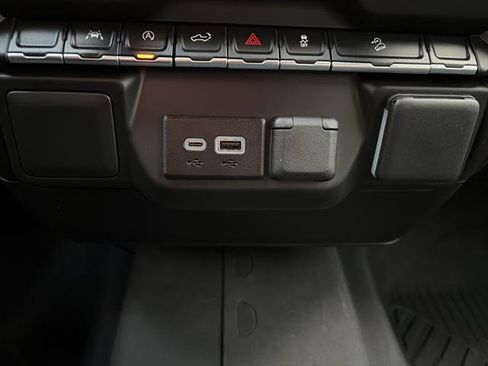 Used 2025 Chevrolet Silverado 1500 Custom Trail Boss w/ Dark Appearance Package image 23