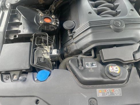 Used 2004 Jaguar XJ8 image 37