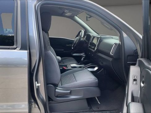 Used 2025 Nissan Frontier SV RWD image 7