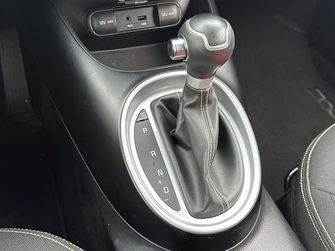 Used 2015 Kia Soul + image 20