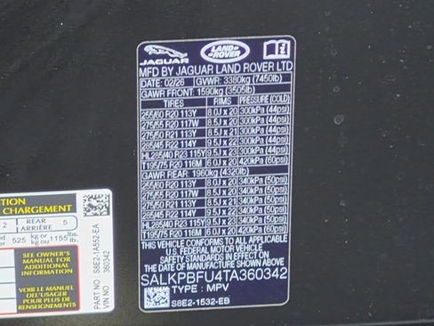 New 2026 Land Rover Range Rover Long Wheelbase SE AWD/4WD image 18