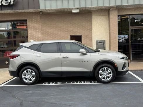 Used 2021 Chevrolet Blazer LT FWD image 2
