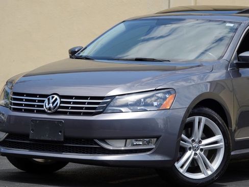 Used 2013 Volkswagen Passat TDI SEL Premium image 2