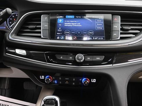 Used 2020 Buick Enclave Premium w/ Sun and Sites Package AWD/4WD image 19