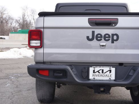 Used 2020 Jeep Gladiator Sport w/ Quick Order Package 24S image 12