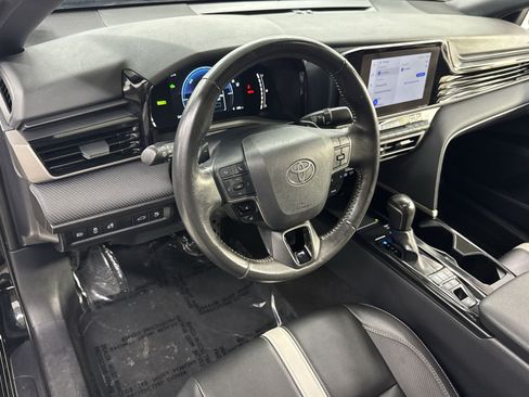 Used 2025 Toyota Camry SE w/ Convenience Package AWD/4WD image 13
