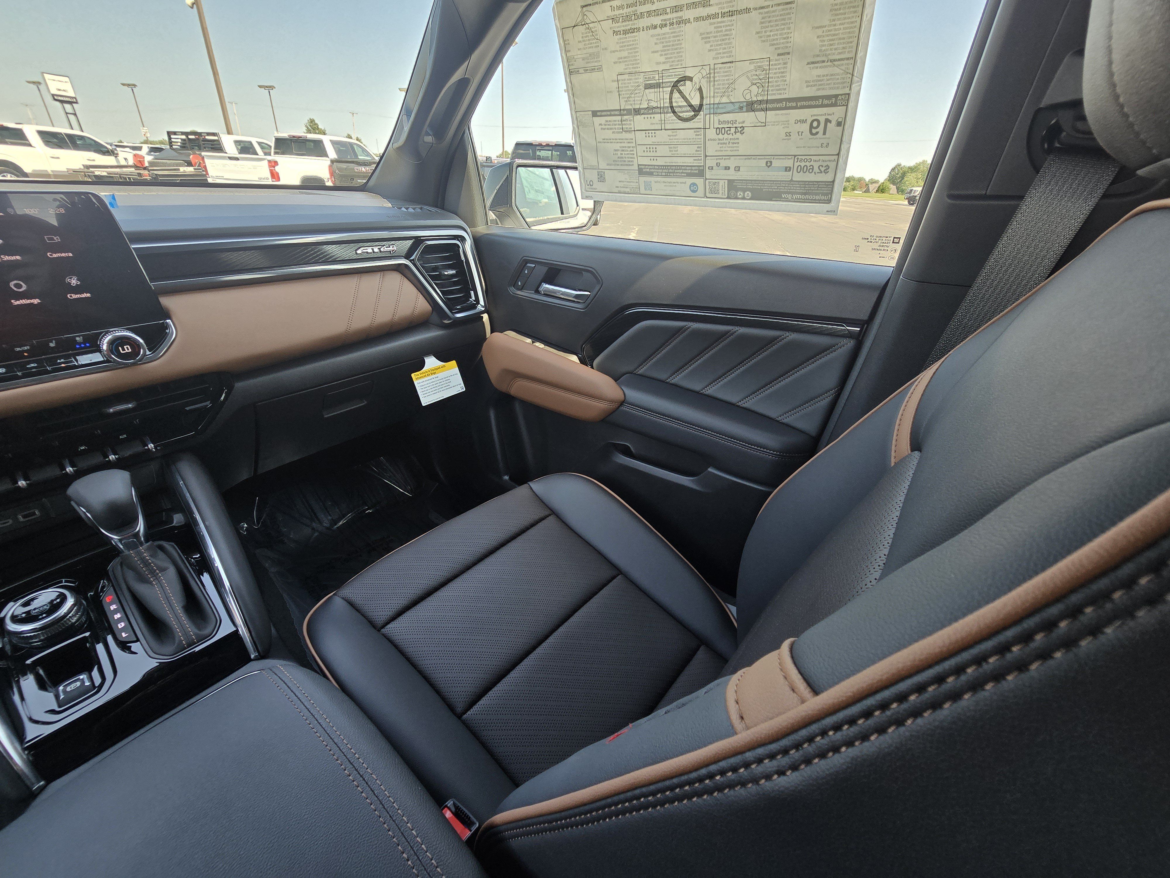 New 2026 GMC Canyon AT4 w/ Technology Plus Package AWD/4WD image 20