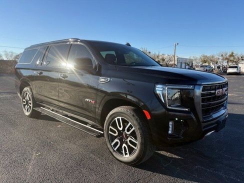 Used 2023 GMC Yukon XL AT4 w/ AT4 Premium Package image 8