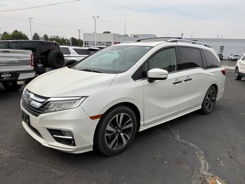 Used 2018 Honda Odyssey Elite image 3