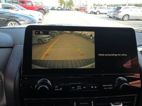 Used 2022 Nissan Armada SV w/ SV Appearance Package image 20