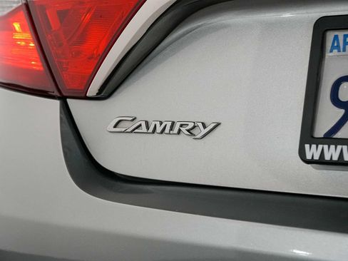 Used 2017 Toyota Camry SE FWD image 11