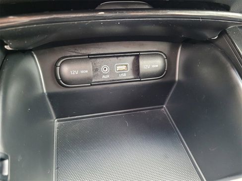 Used 2018 Kia Sorento SX image 22