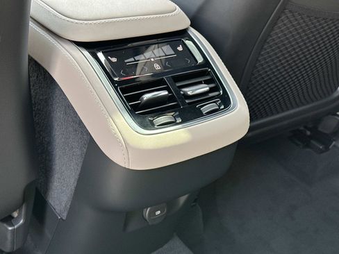 Certified 2026 Volvo XC90 B5 Core AWD/4WD image 22