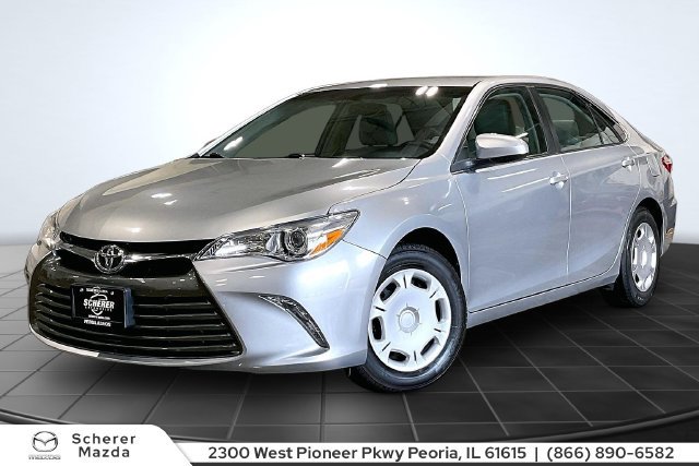 Used 2015 Toyota Camry LE FWD image 1