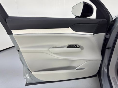 Used 2025 Volvo EX90 Ultra image 41