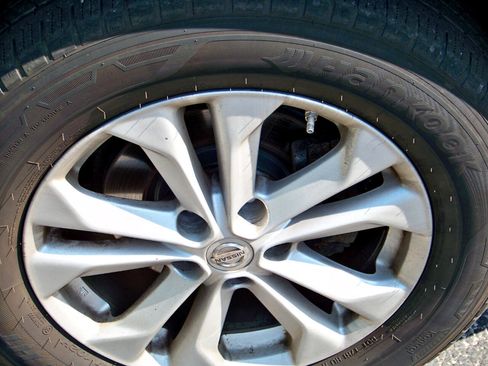 Used 2014 Nissan Rogue SV w/ SV Premium Package image 22