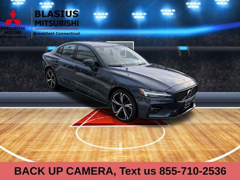 Used 2025 Volvo S60 B5 Core image 6