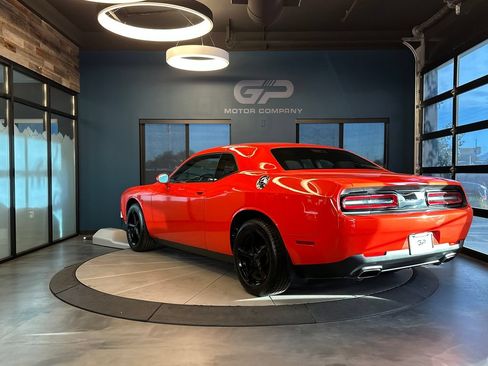 Used 2016 Dodge Challenger SXT RWD image 5