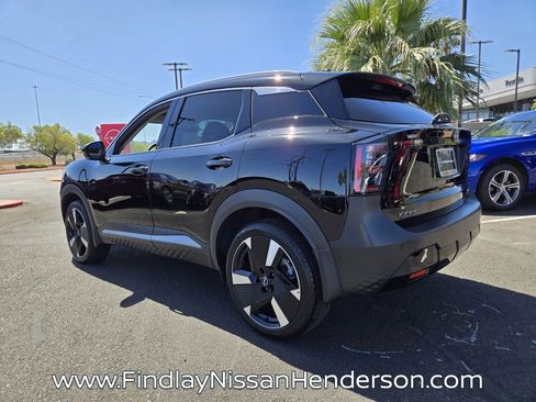 Used 2025 Nissan Kicks SR w/ SR Premium Package FWD image 4