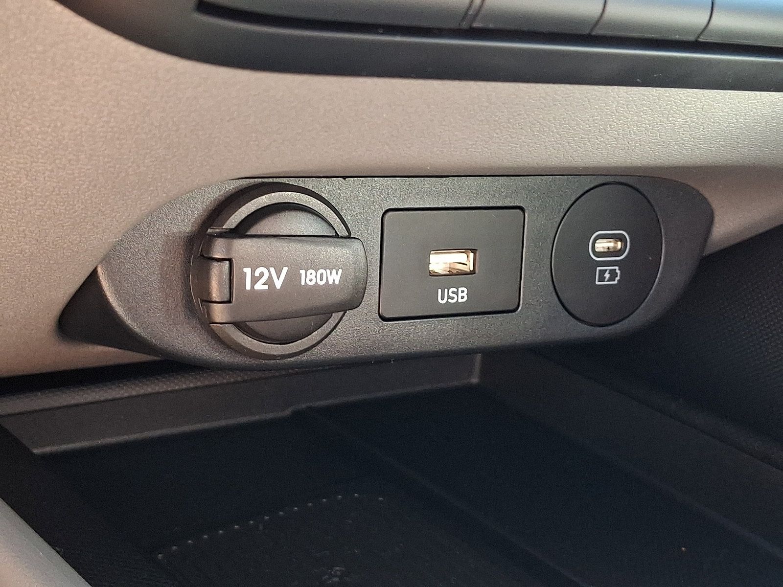 Certified 2025 Hyundai Elantra Sport FWD image 23