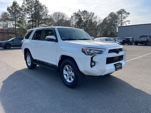 Used 2021 Toyota 4Runner SR5 Premium w/ Moonroof Package image 4