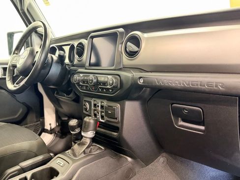 Used 2021 Jeep Wrangler Unlimited Sport AWD/4WD image 18