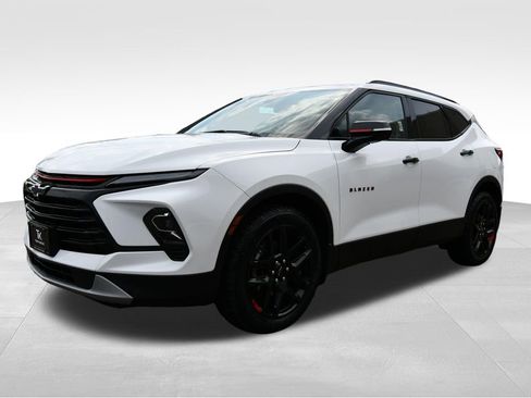 Used 2023 Chevrolet Blazer LT w/ Sound & Technology Package AWD/4WD image 2
