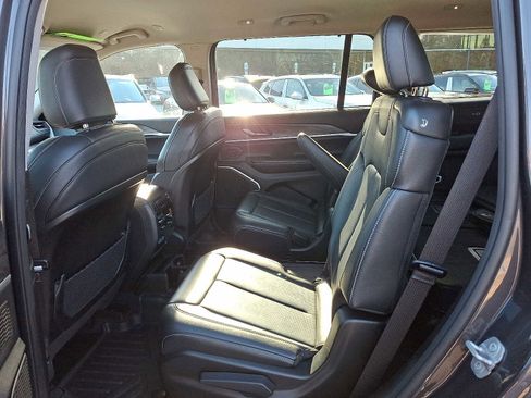 Used 2022 Jeep Grand Cherokee L Limited w/ Luxury Tech Group II image 11